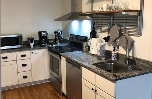 East Durham Apartamento | Renovated Cottage Minutes From Downtown