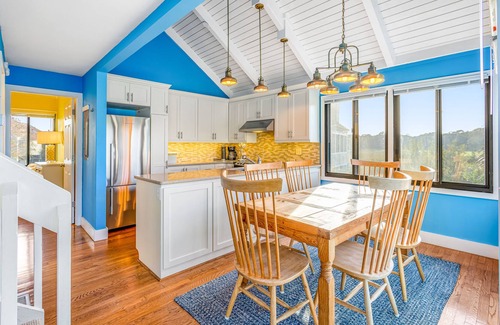 Sealoft Villas Cabaña | ¡Casa recientemente renovada con cocina gourmet, terraza y hermosas vistas al pantano!