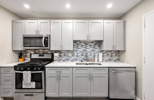 Peachtree Center Apartamento | Renovated Downtown High Rise 2 Bedroom apartment with Free Parking- 2101
