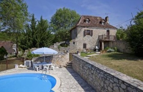 Queyssac-les-Vignes Cabaña | Masía restaurada con piscina climatizada.