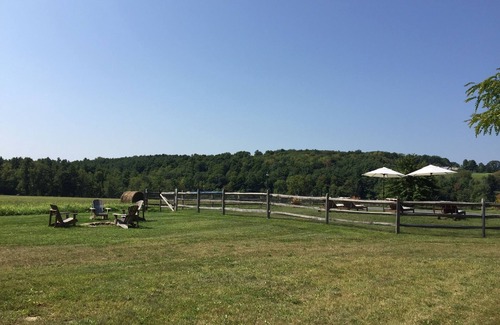 Great Barrington Casa | Reformado idóneo para niños cerca de todo y vistas sin fin
