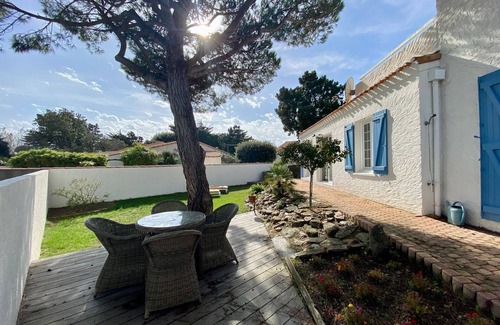 Les Moutiers-en-Retz Cabaña | Casa renovada con terraza y jardín cercado a 30m del mar, aparcamiento, wifi