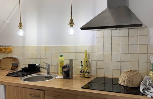 Saint-Berain-sur-Dheune Casa | pueblo renovado gitte en un canal con vistas a la plaza del pueblo
