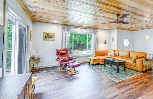 Franklin Casa | Renovated Franklin Home with Mountain-View Deck!