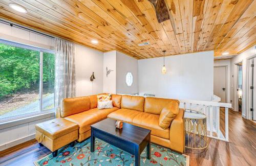 Franklin Casa | Renovated Franklin Home with Mountain-View Deck!