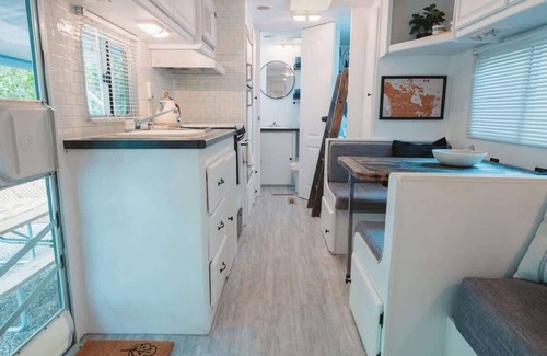 Miller Lake Casa | Renovated Glamping RV Near Tobermory & Grotto