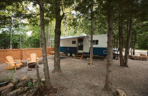 Miller Lake Casa | Renovated Glamping RV Near Tobermory & Grotto