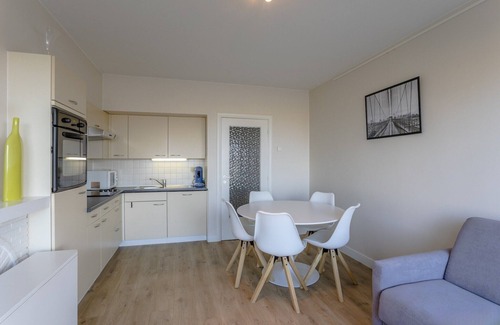 Koksijde-Bad Apartamento | Apartamento reformado en planta baja en Koksijde