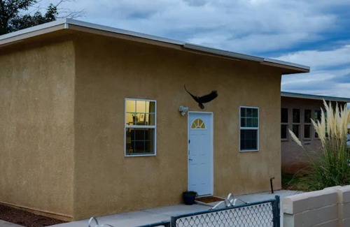 Los Griegos Casa | Renovated guest house in the heart of Albuquerque