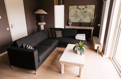 Makkum Casa | Casa de vacaciones renovada con su propio embarcadero, sauna, internet.