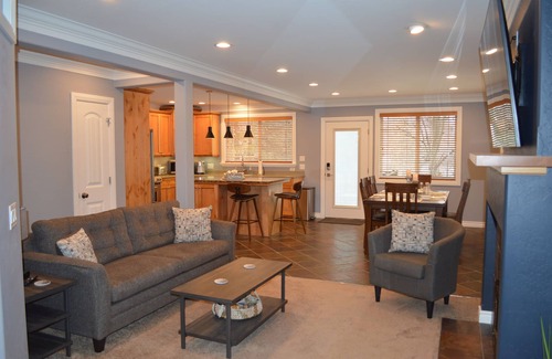 Billings Casa | Renovated home in vintage neighborhood, close to airport, hospitals, & downtown.
