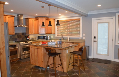 Billings Casa | Renovated home in vintage neighborhood, close to airport, hospitals, & downtown.