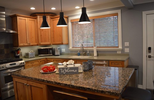 Billings Casa | Renovated home in vintage neighborhood, close to airport, hospitals, & downtown.