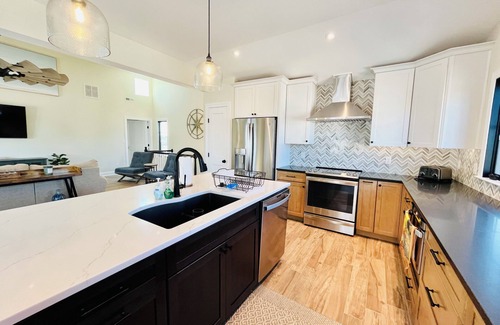 Sandpiper Village Casa | RENOVATED HOME ON THE OCEAN BLOCK!
