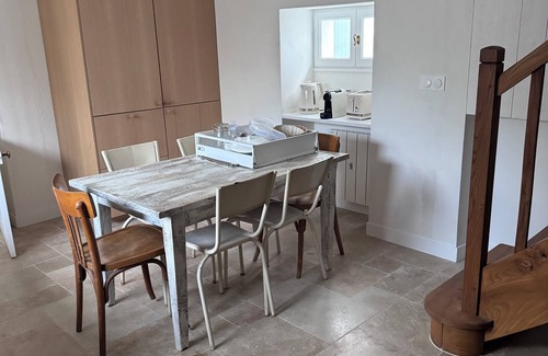 Les Portes-en-Re Casa | Renovated house sleeps 6 in the heart of the village of Portes-en-ré!