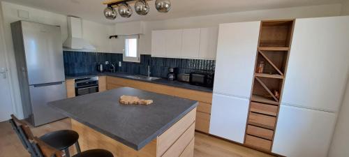 Le Palais Casa | Renovated house 3 bedrooms, sleeps 9