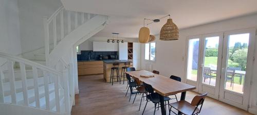 Le Palais Casa | Renovated house 3 bedrooms, sleeps 9