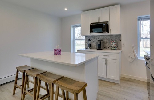 Mohegan Lake Apartamento | Renovated Hudson Valley Apartment w/ Fire Pit!
