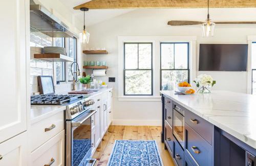 Harwich Center Casa | Renovated kitchen less than 2 miles to Beach!