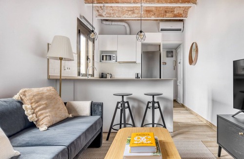 El Baix Guinardo Apartamento | Renovated La Dreta de L'Eixample 2BR, by Blueground