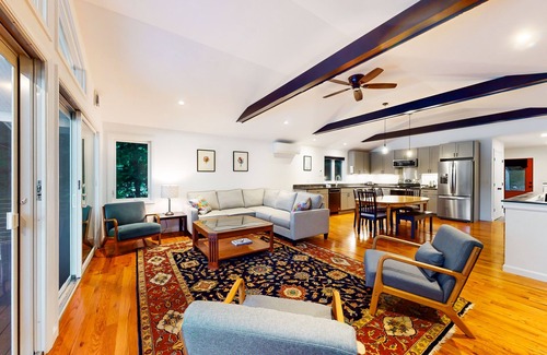 Ludlow Cabaña | Renovated lakefront cottage w/ hot tub, dock, kayaks, swim platform, & firepit