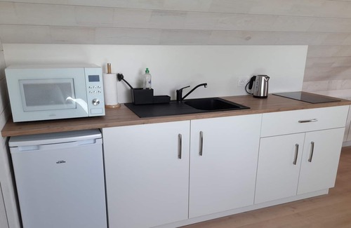 Tregarantec Casa | RENOVATED LONGERE - NEW APARTMENT ON THE FLOOR