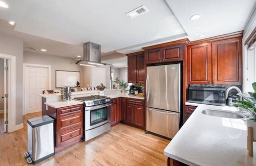 Southeast Magnolia Casa | Renovated Magnolia 5 BR Home w/ Outdoor Space