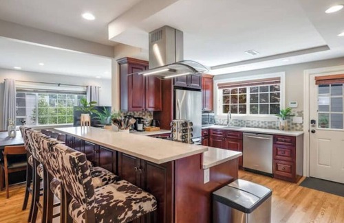 Southeast Magnolia Casa | Renovated Magnolia 5 BR Home w/ Outdoor Space