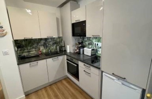 Prado - Republique Apartamento | Renovated, modern apartment in city palace 10 minutes walk from Croisette