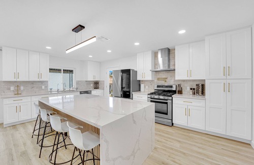 Spring Valley Casa | Renovated Modern Home with Pool. Minutes from the Las Vegas Strip