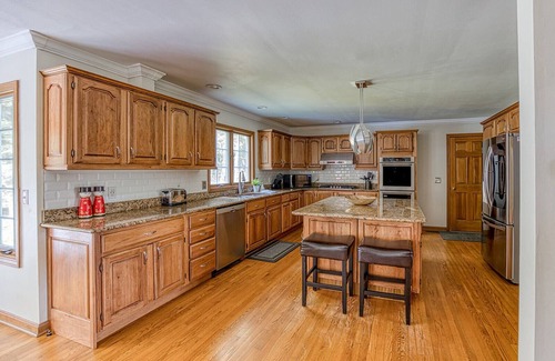 Pittsfield Casa | Gran casa colonial en el corazón de los Berkshires