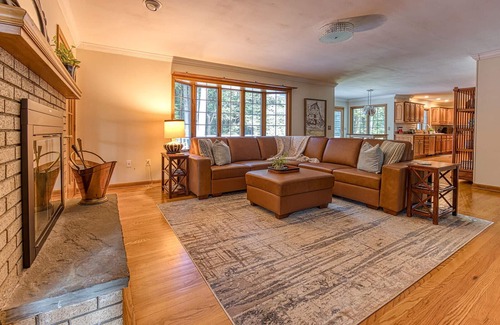 Pittsfield Casa | Gran casa colonial en el corazón de los Berkshires