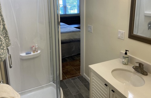 Dartmouth Apartamento | Renovated Private Studio Near Beach and Shopping