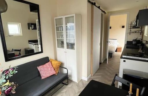 Duinzigt Apartamento | Renovated & private Tinyhouse Den Haag short stay appartment