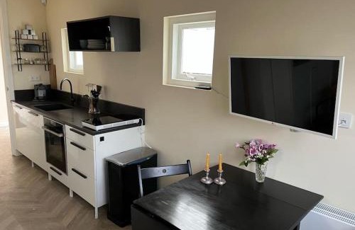 Duinzigt Apartamento | Renovated & private Tinyhouse Den Haag short stay appartment