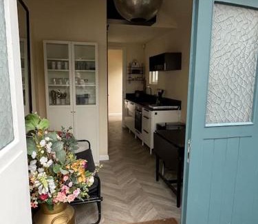 Duinzigt Apartamento | Renovated & private Tinyhouse Den Haag short stay appartment