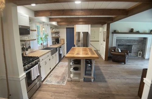Scarborough Casa | Renovated Ranch 5 Bed 2 Bth, Open concept. Close to beaches, airport & Portland
