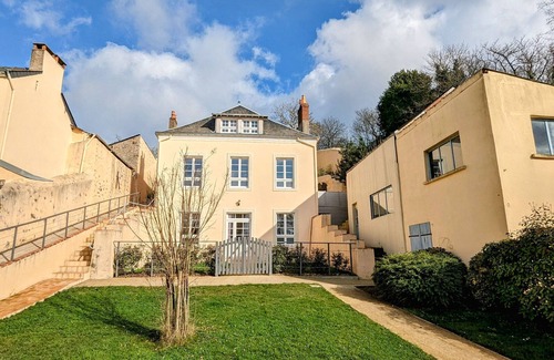 Sable-sur-Sarthe Cabaña | Casa restaurada para 6, junto al río, cerca del centro, aparcamiento y wifi