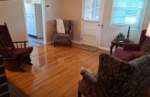 Smithville Casa | Renovated rural 3-bedroom 2-bathroom ranch style home in Smithville, TN