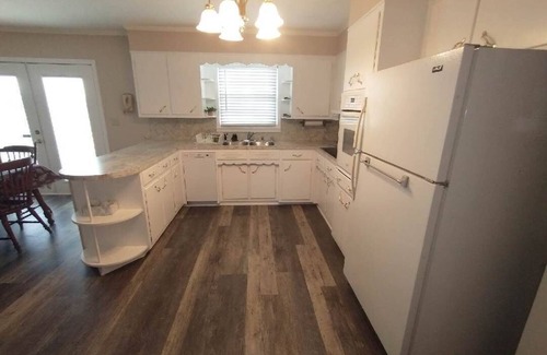 Smithville Casa | Renovated rural 3-bedroom 2-bathroom ranch style home in Smithville, TN