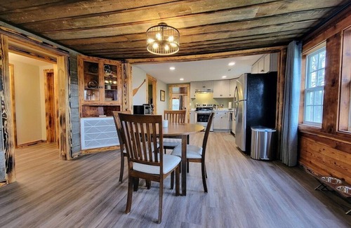 Gassville Casa | Renovated Rustic Charm! Conveniently located