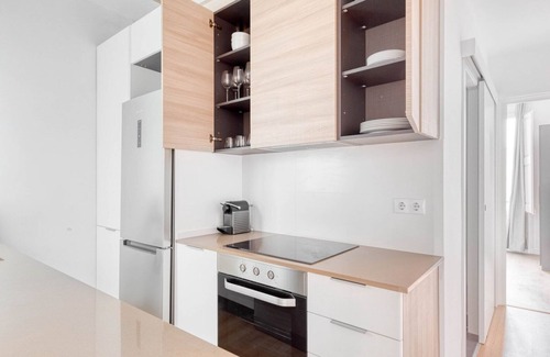 Sarria Apartamento | Renovated Sarrià 3br w/ Balcony, by Blueground