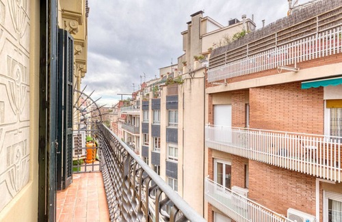 Sarria Apartamento | Renovated Sarrià 3br w/ Balcony, by Blueground
