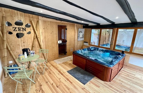 Nozieres Casa | Renovated sheepfold in a 17th-century hamlet