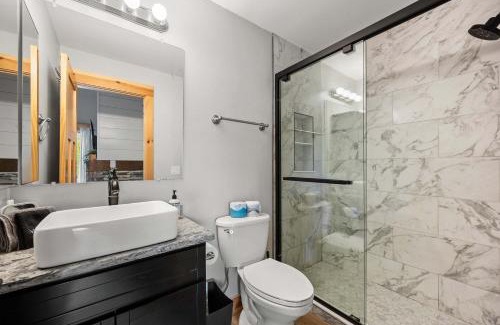 Ellicottville Casa | Renovated Ski In Out Condo King Bed Patio Grill