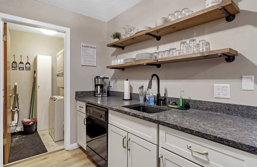 Great Valley Condominio | Renovated Ski In Ski Out Condo at Holiday Valley