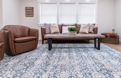 Hyannis Casa | Renovated & Sophisticated Home Near Beach & Shops!