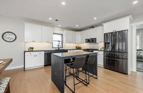 Hyannis Casa | Renovated & Sophisticated Home Near Beach & Shops!