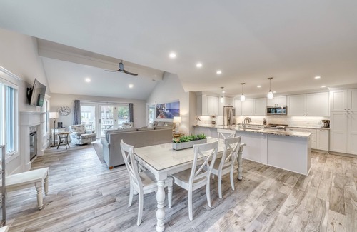 Beach Lagoon Condominio | Villa renovada de primavera de 2019 con piscina al aire libre compartida, ¡a solo 400 pies del océano!