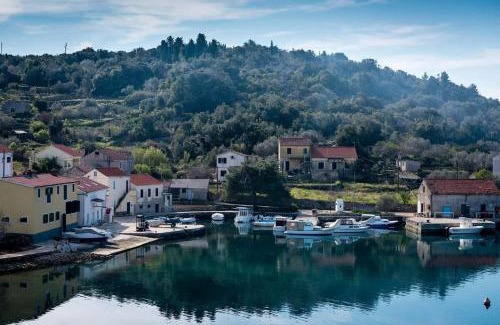 Rava Villa | Renovated stone villa on the island Rava, Zadar